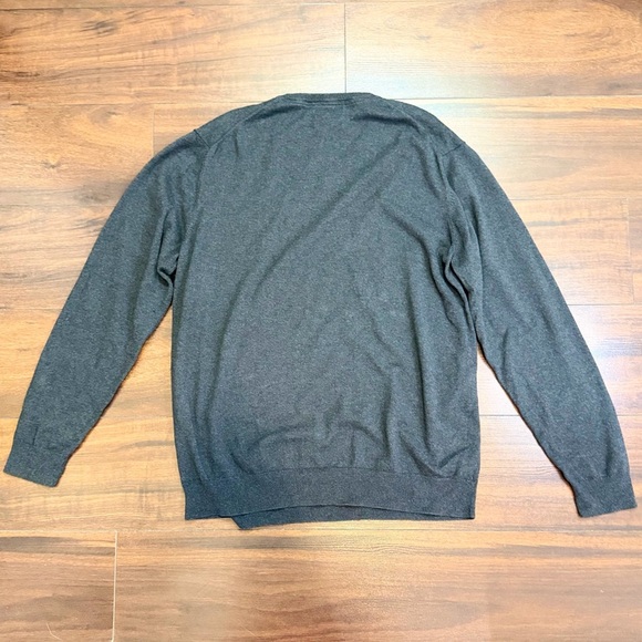 BUNDLE - TWO Men’s Sweaters - Picture 10 of 11